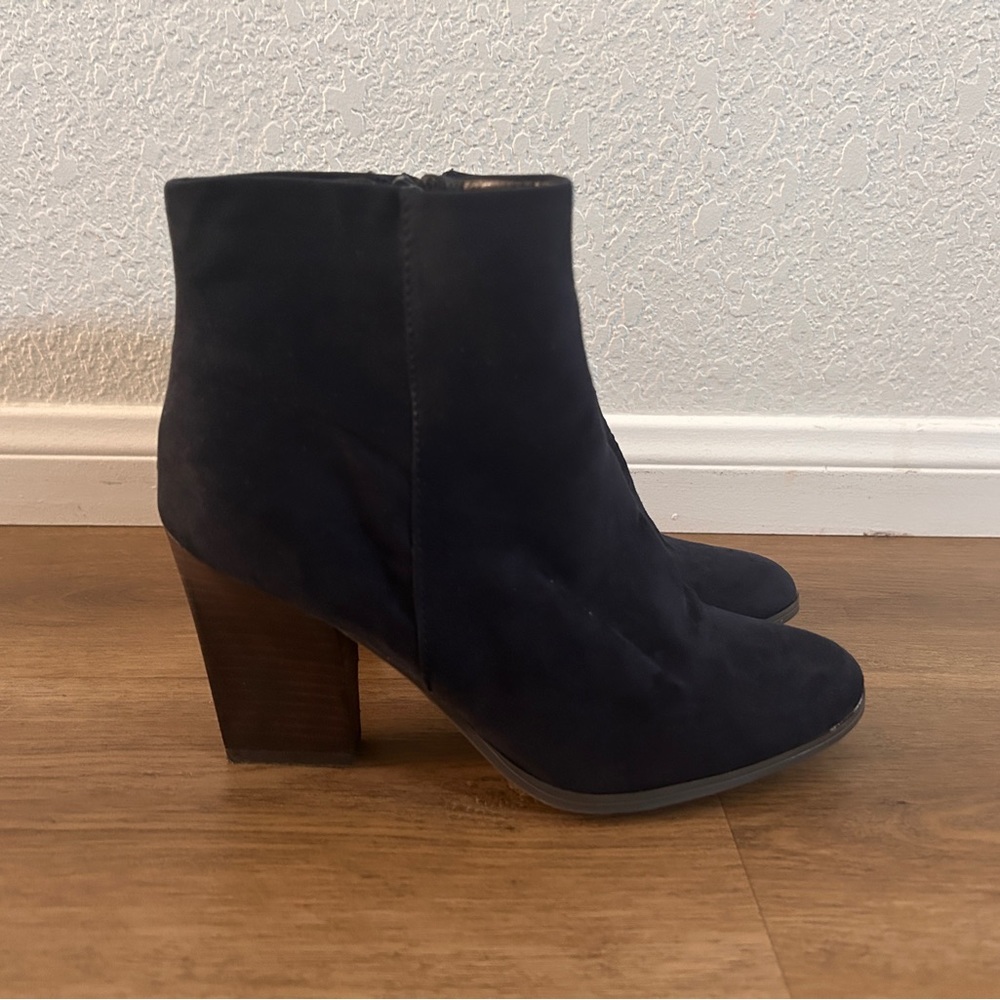 Covington Woman’s Boots - image 3